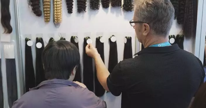 Wig industry receives increasing overseas orders at Canton Fair