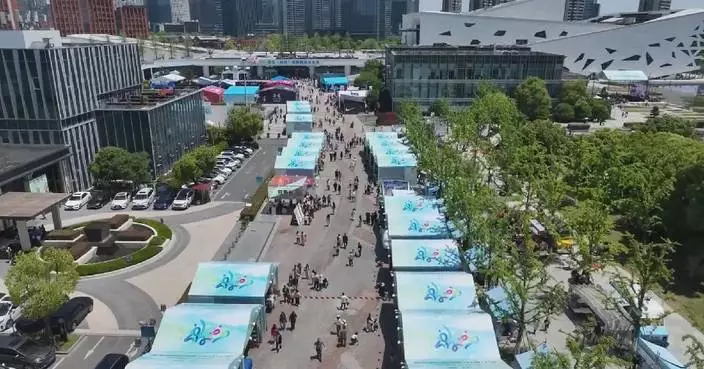 China sees robust consumption boom during May Day holiday