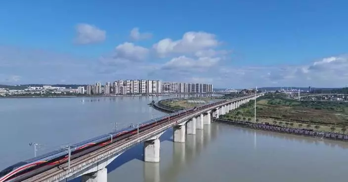China’s railway system handles 158 million passenger trips during May Day holiday travel rush