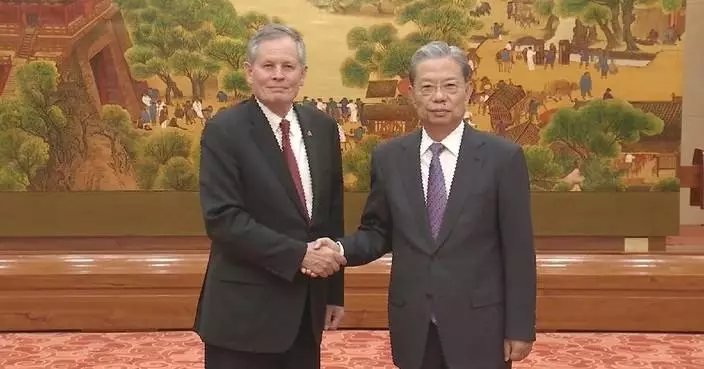 Chinese top legislator calls on China, US to manage differences, expand cooperation