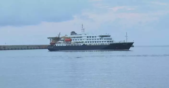 Hantavirus-hit ship arrives at Spanish island