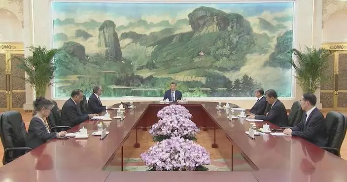 Xi meets UNESCO chief
