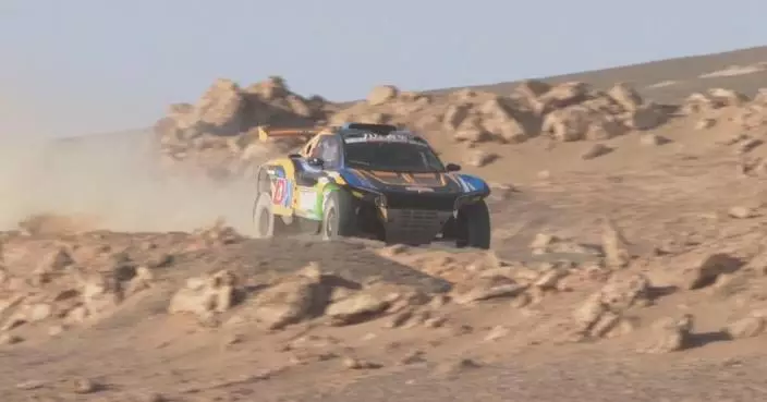 Drivers complete grueling longest stage of 2026Taklimakan Rally in Xinjiang