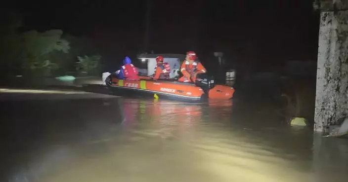 Rescue efforts underway as rainstorm trigger floods in Guangdong