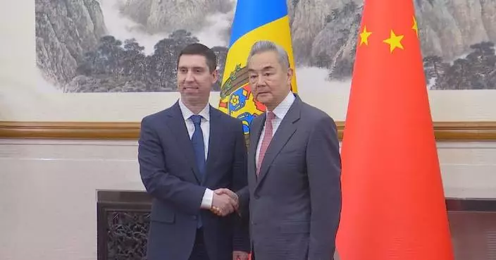 Chinese, Moldovan FMs meet in Beijing