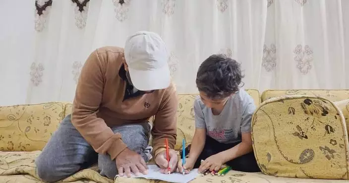 Displaced Syrians return home to rebuild amid destruction