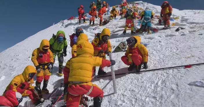 China-Nepal expedition completes first full-depth ice core drilling at Qomolangma summit