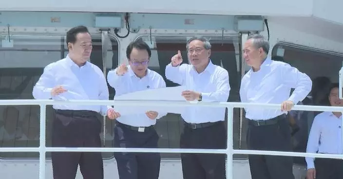 Chinese premier stresses efforts to build distribution hubs for bulk commodities