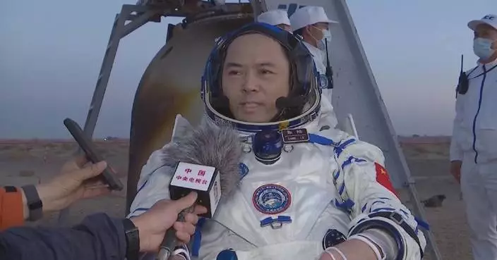 Shenzhou-21 commander Zhang Lu exits return capsule