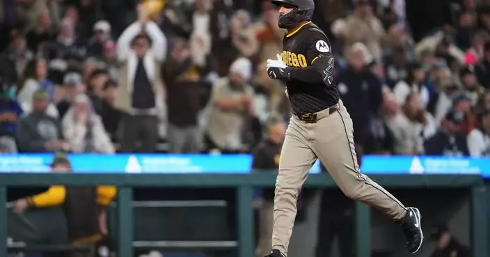 Castellanos, Durán and Sheets homer as Padres beat Mariners 7-4