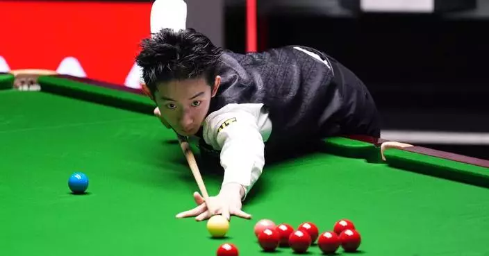 Wu Yize leads Shaun Murphy 10-7 in final of world snooker championship