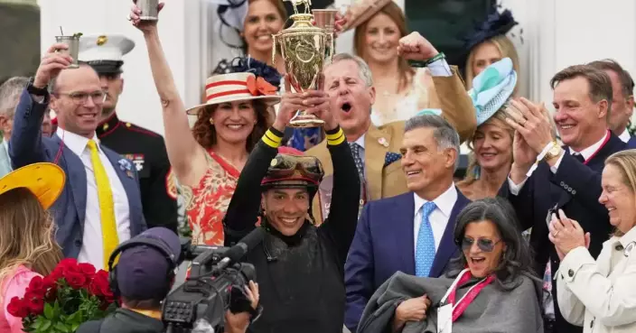 Tradition, fashion and horse racing at the Kentucky Derby, in photos