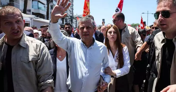 Tens of thousands march in support of Turkey’s deposed opposition leader