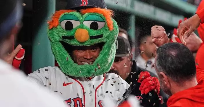 Rafaela’s pinch 2-run homer leads Red Sox over Phillies 3-1 as Schwarber streak stopped