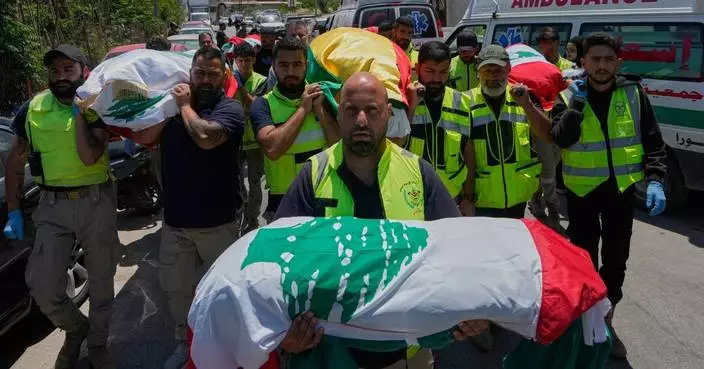 Israeli troops push deeper into Lebanon as the two sides start military talks at the Pentagon