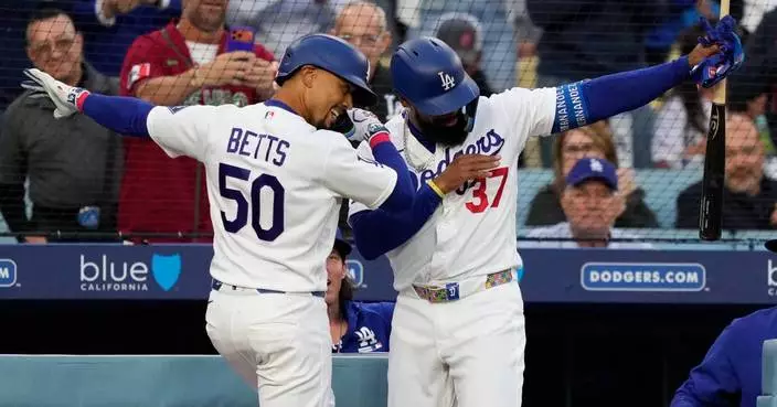 Dodgers scramble to reshape the bench after Teoscar Hernández, Kiké Hernández injuries