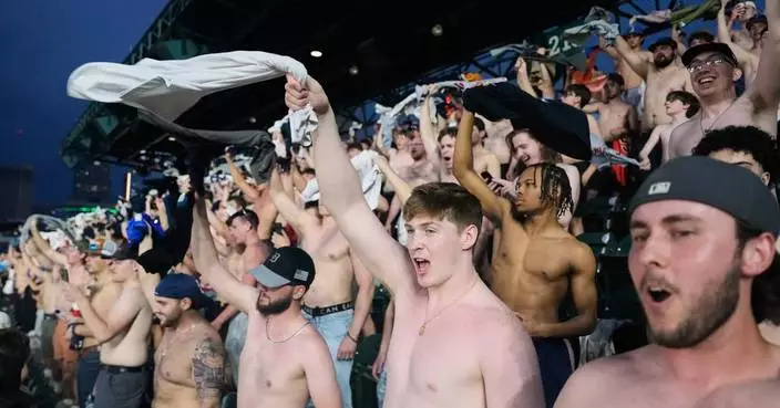 Shirtless fans the stars at MLB stadiums as “Tarps Off” trend sweeps baseball world