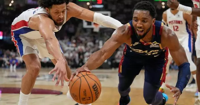 Mitchell ties NBA playoff mark with 39 points in 2nd half as Cavs even series vs. Pistons 112-103