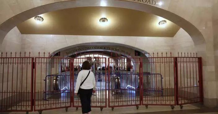 With North America’s largest commuter rail system shut down, NY governor begs unions to resume talks