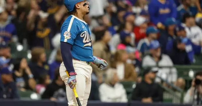 Contreras homers and Henderson pitches 5 shutout innings in Brewers’ 5-1 win over Dodgers
