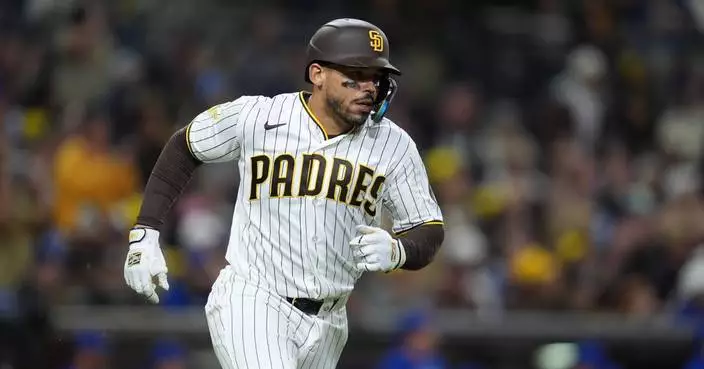 Padres’ Luis Campusano goes on injured list with broken toe, Rodolfo Durán recalled for MLB debut