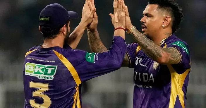 Kolkata stays in playoff contention with 4-wicket win over Mumbai in Indian Premier League