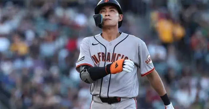 Giants place OF Jung Hoo Lee on IL with back injury and call up prospect Victor Bericoto