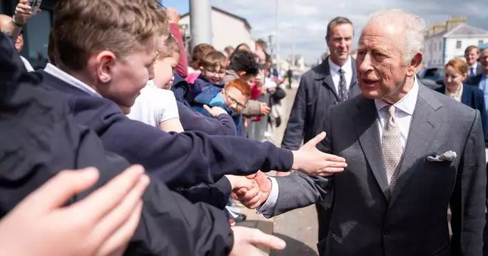 Sea gull splatters King Charles III during Northern Ireland visit