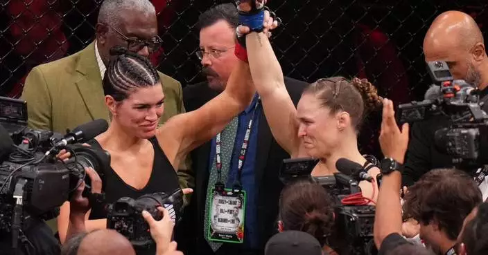 Ronda Rousey stops Gina Carano with an armbar 17 seconds into their double comeback bout