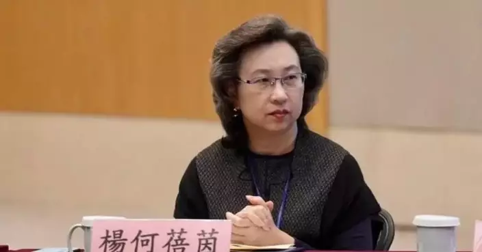 Secretary for the Civil Service: Discusses Civil Service Pay Adjustments and Factors Influencing Decisions at Media Session