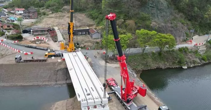 XCMG Delivers 1,000-Tonne All-Terrain Crane in South Korea, Completes First Bridge Lift