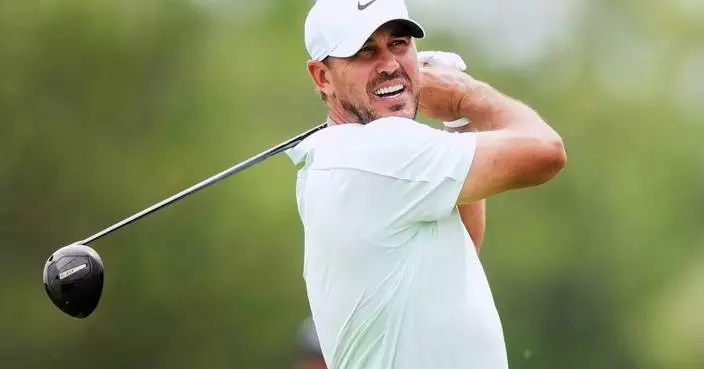 Brooks Koepka goes on late birdie run and shares Canadian Open lead with 5 players