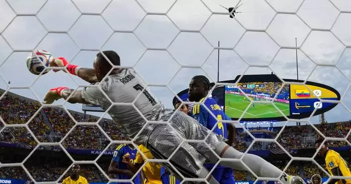 Curacao’s Eloy Room makes 15 saves, sends island nation to 0-0 draw with Ecuador in World Cup