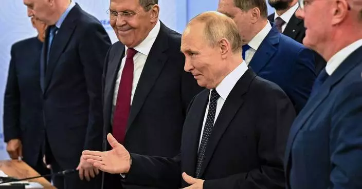 Putin hosts leaders of Southeast Asian nations, seeking to boost their business ties