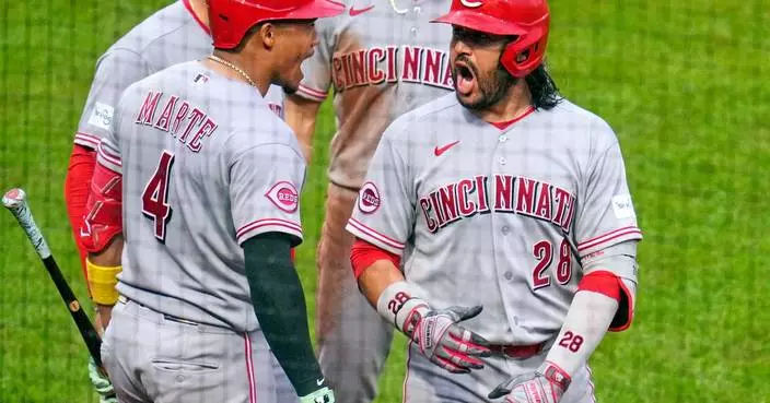 Eugenio Suárez hits 3-run homer in 9th as Reds rally for 9-7 win over Pirates