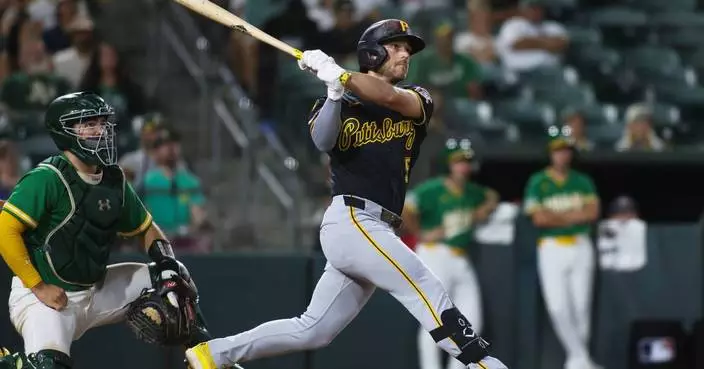 Lowe hits go-ahead homer, Reynolds connects twice as Pirates rally past Athletics for 6-5 victory