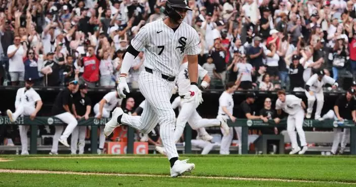 Gonzalez hits RBI single in ninth as White Sox beat Royals 2-1