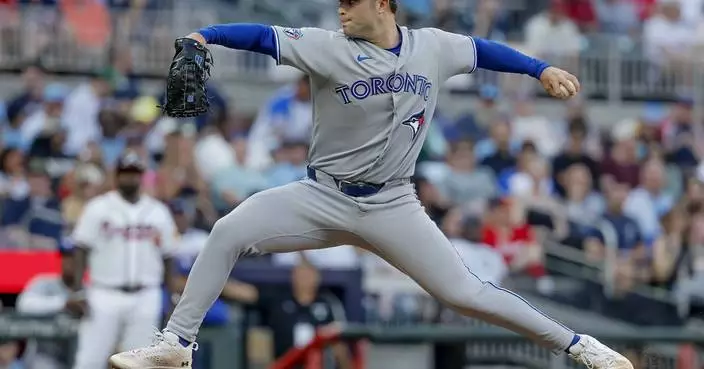 Chad Dallas combines with 5 Toronto pitchers for 4-hitter in MLB debut as Blue Jays stop Braves 7-2