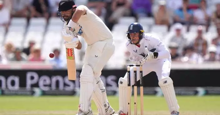 Battered but unbowed, Daryl Mitchell’s unbeaten 100 puts New Zealand on brink