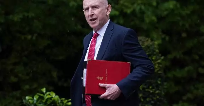 UK defense secretary quits, says government isn’t willing to spend enough on military