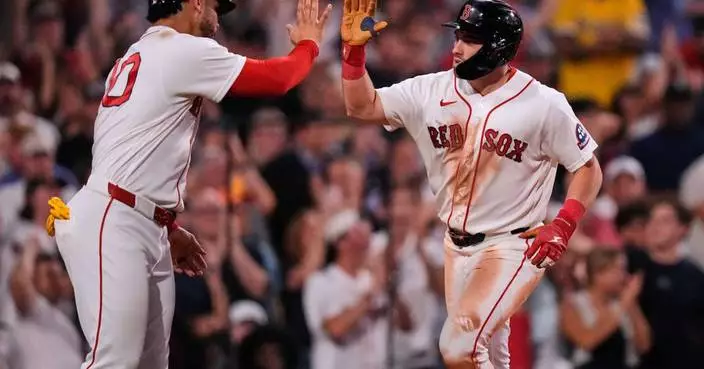 Durbin homers to break tie in the Red Sox's 6-3 win over the Yankees