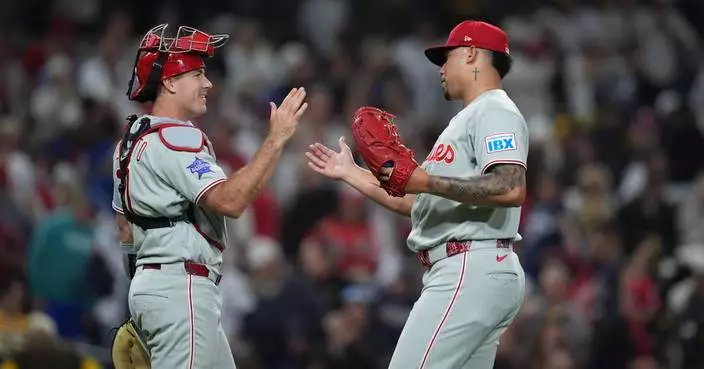 Phillies catcher J.T. Realmuto exits game vs. Dodgers with left wrist contusion after HBP