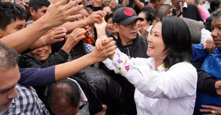 Fujimori and nationalist Sánchez virtually tied as vote count continues in Peru