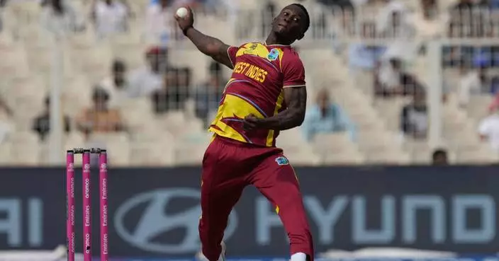 West Indies beat Sri Lanka by 5 wickets to clinch the T20 series