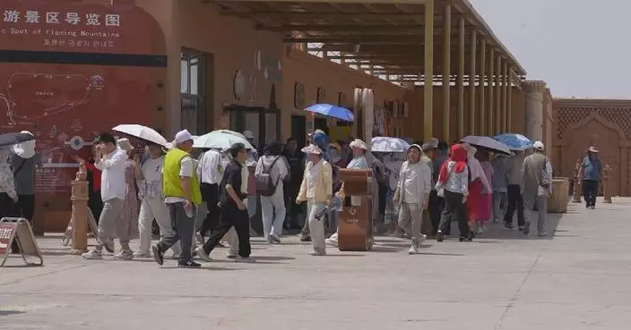 Heatwave strikes Xinjiang’s Flaming Mountain