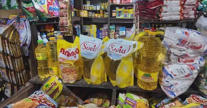 Indonesian residents hit by soaring cooking oil prices