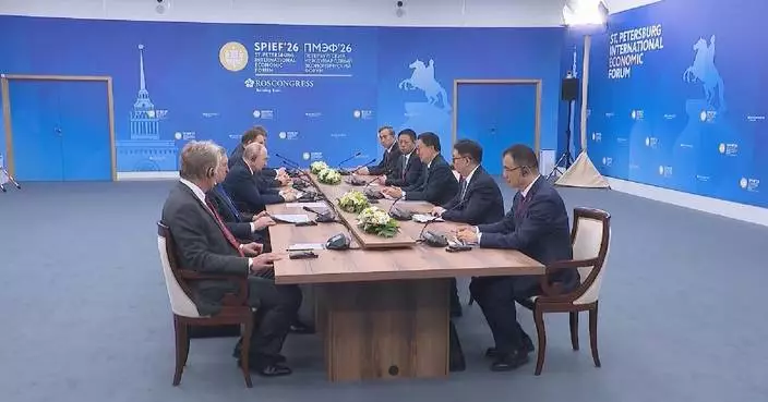 Chinese VP meets Russian President Putin