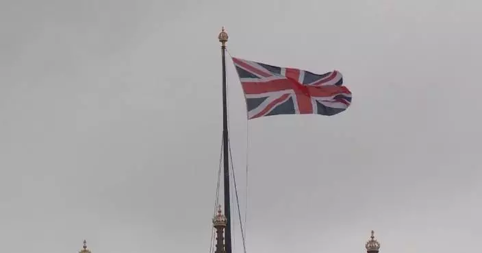 UK economy contracts 0.1 percent in April