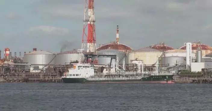 IEA says OECD oil stocks fall to lowest since 1990