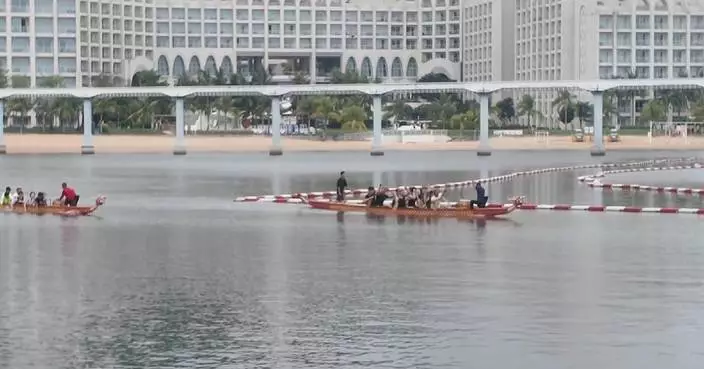 Overseas tourists embrace Chinese traditions in Hainan